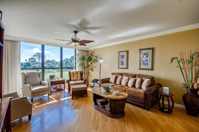 Photo - 5350 Woodland Lakes Dr Unit 209