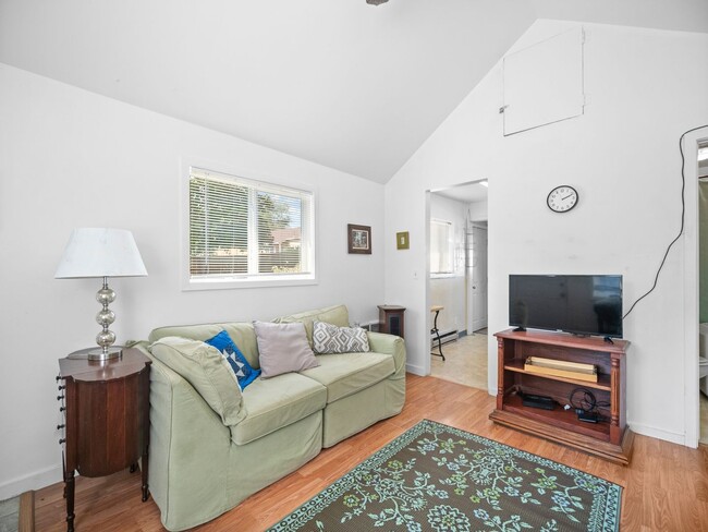 Photo - Cozy 1-Bedroom Rental – All Utilities Incl...