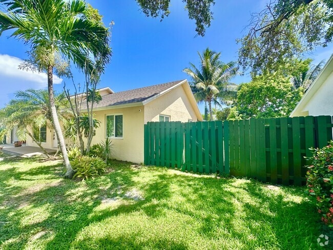 Building Photo - 1386 Fulmar Dr Rental