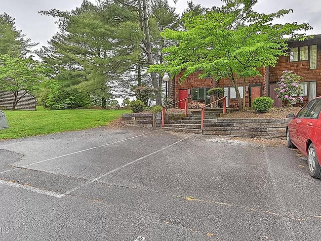 Photo - 115 Beechnut St Unit G9