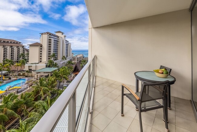 Building Photo - Spacious Waikiki Studio, One Block From Fo... Unit 1012 Rental
