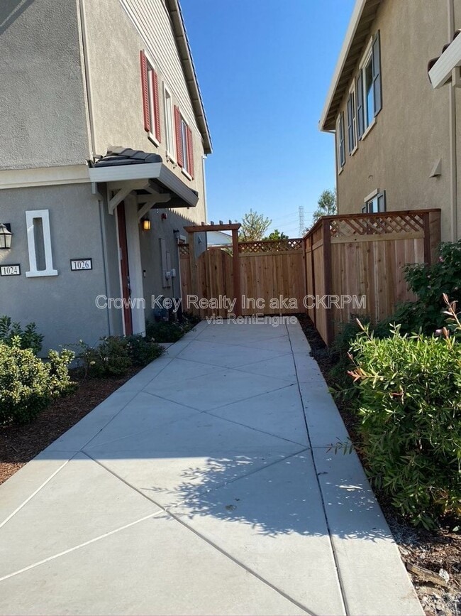 Photo - 1026 S Prosperity St