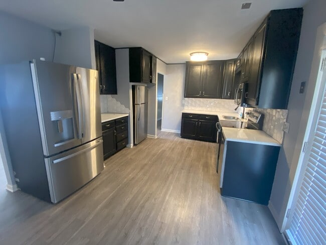 Photo - 11316 Lewis Ave