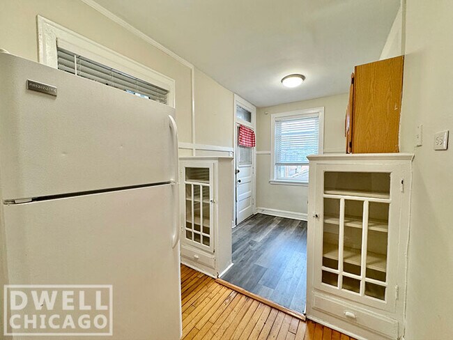 Photo - 1421 W Hutchinson St Unit 1