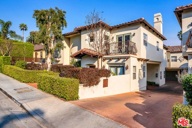 Photo - 934 Hilldale Ave