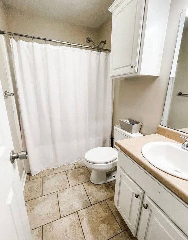 Photo - Charming 3/2 furnished home on quiet street