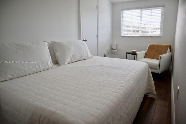 Photo - 564 NW 51st St Unit C