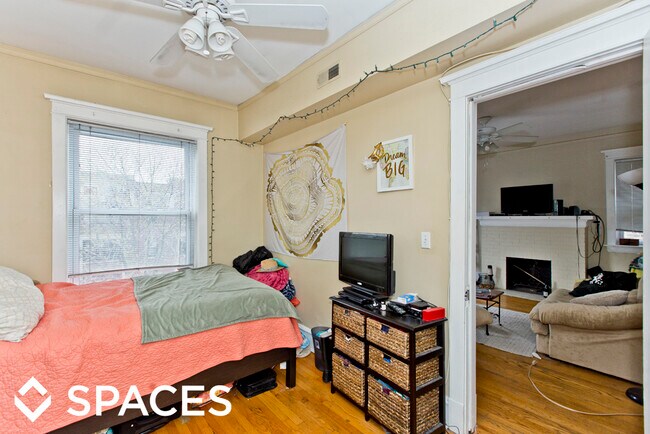 Photo - 3703 N Racine Ave