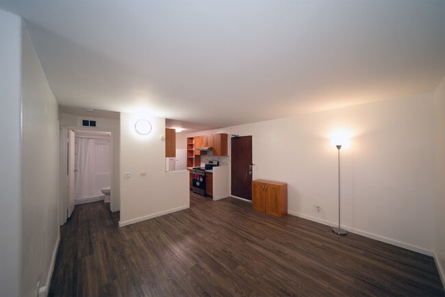 1250 Richard Ln