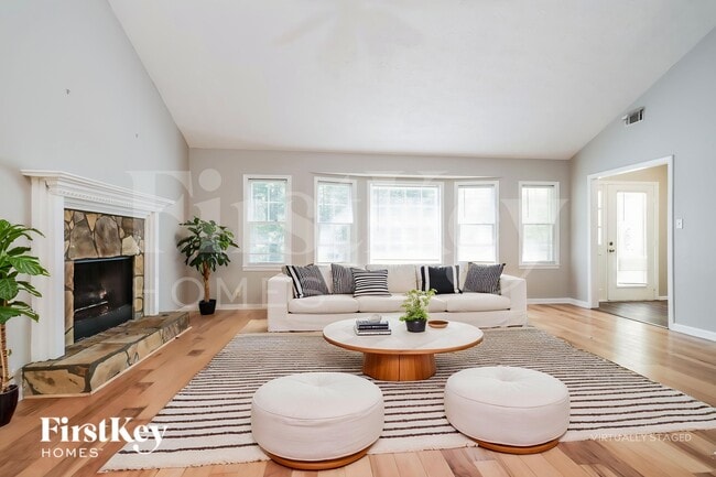 Photo - 960 Old Spring Way NE