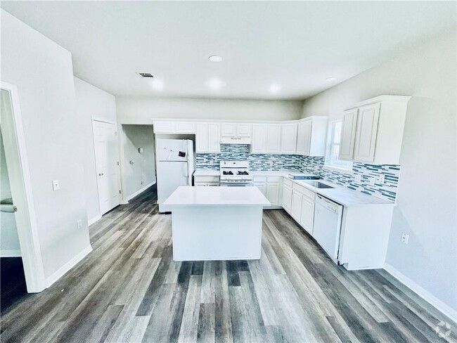 Building Photo - 7509 Lazy Creek Dr Rental