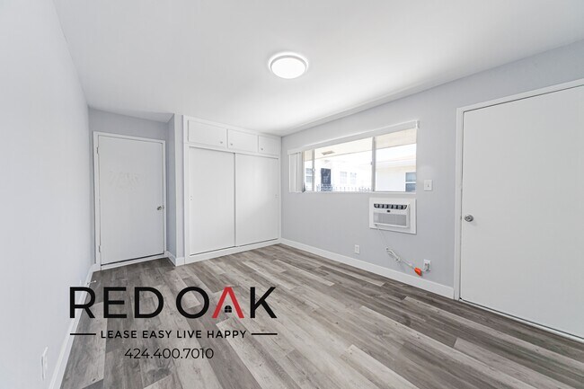 1032-1036 S Normandie Ave-1032-104
