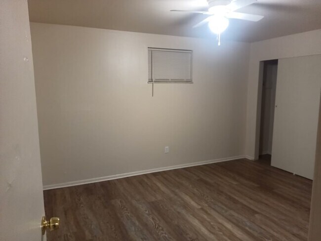 Photo - 5811 Stieren Dr Unit 5811 - 93
