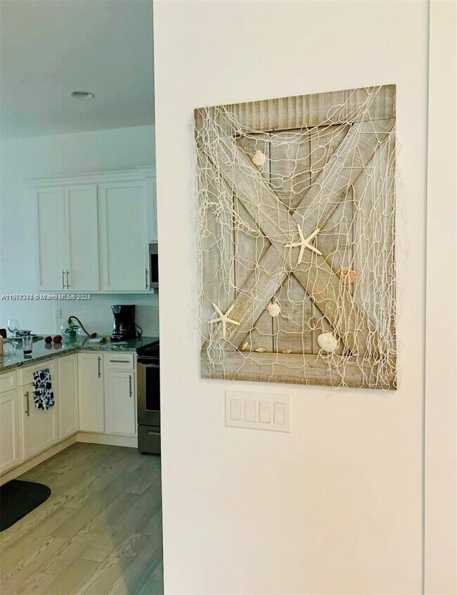 Photo - 667 SW Cleveland Ave Unit 3