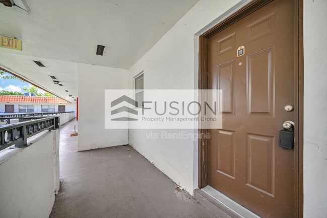 Photo - 400 NW 65th Ave Unidad Apt 220