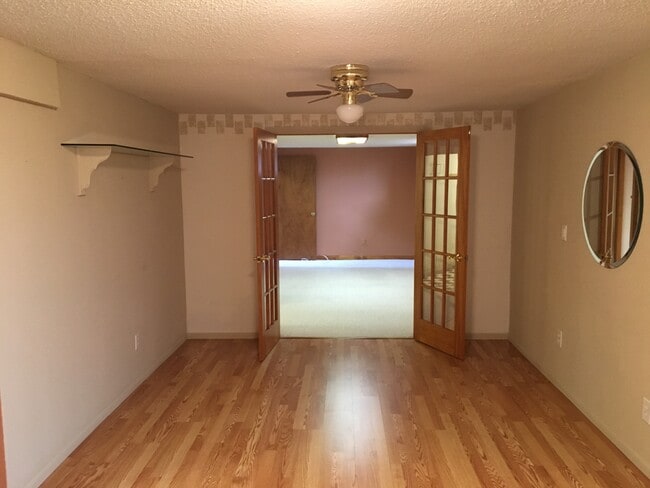 Photo - 9178 Dudley St