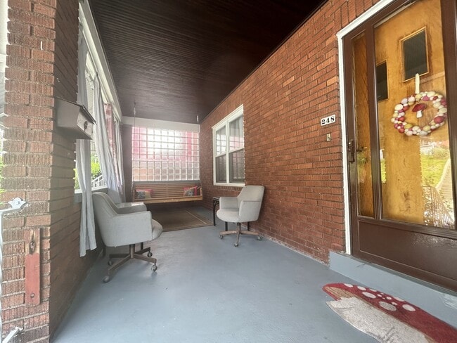 Photo - 248 Mansion St