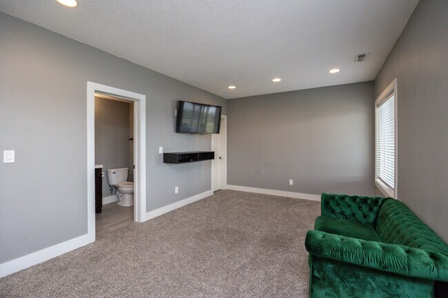 Photo - 9440 Rushbrook Dr