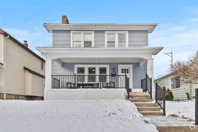 Building Photo - Grandview Classic with Historic Charm Rental