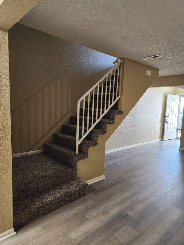 Photo - 931 Mulberry St