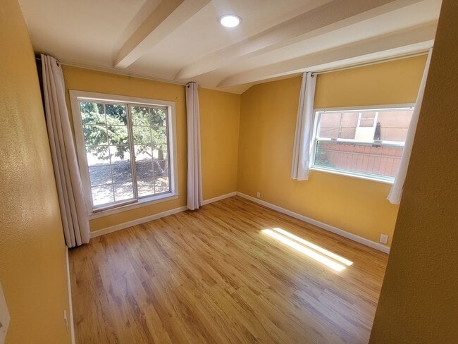 Photo - 1528 Los Robles Blvd