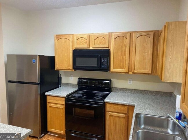 Photo - 2858 Parkway Close