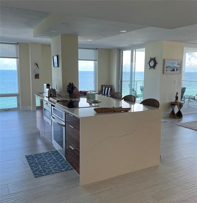 Photo - 2425 Gulf of Mexico Dr Unit 11F