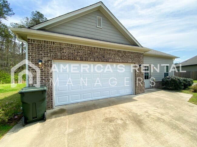 Photo - Home for Rent in Clanton, AL! Available to View Now!