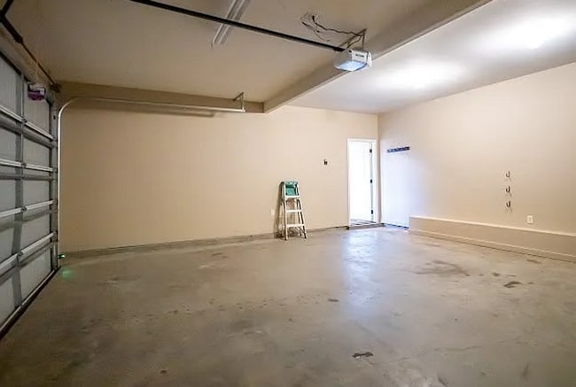 Photo - 4 Bed/3.5 Bath