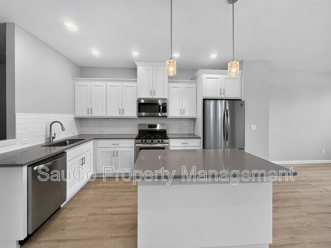 7024 SE Frasier Ln