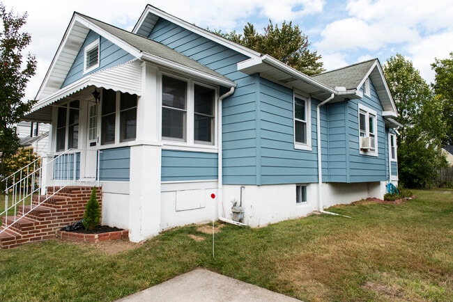 Photo - 8 Poplar Ave