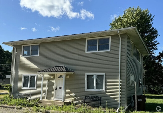 Building Photo - 106 West St Rental