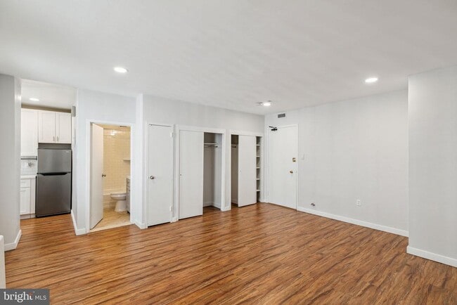 Photo - 135 S 19th St Unidad 1101