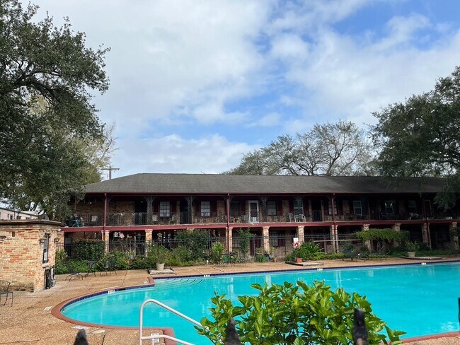 Building Photo - 5216 Arboles Dr Unit 9