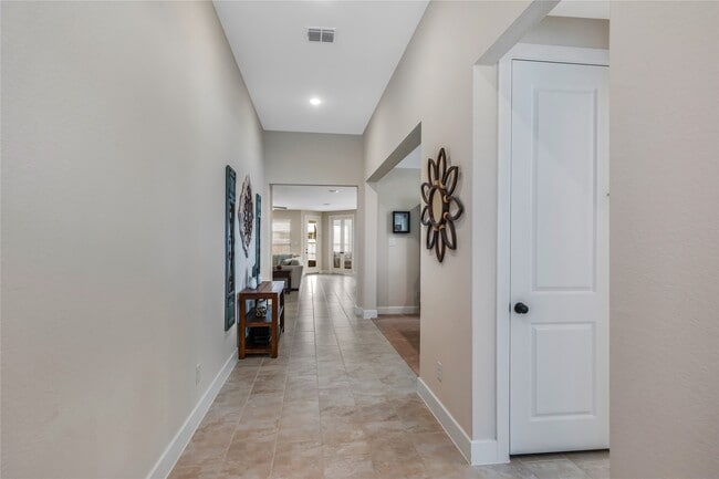 Photo - 9211 Lowell Cliff Dr