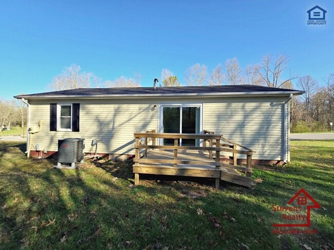 Photo - 210 Holly Berry Ln