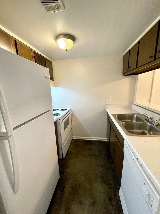 3011 Fairview Dr