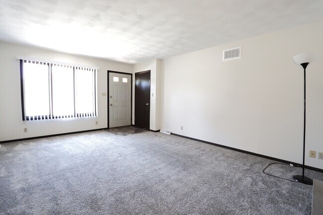 Photo - 720 E North St