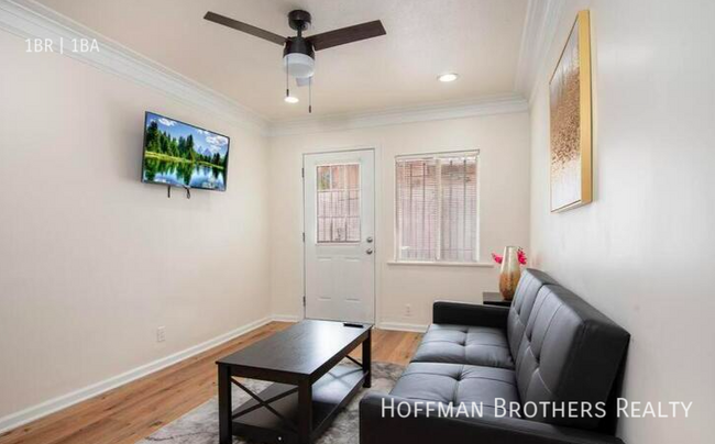 1163 W 38th St Los Angeles, CA 90037 - 1163 W 38th St Los Angeles, CA 90037 Condo Unit 2