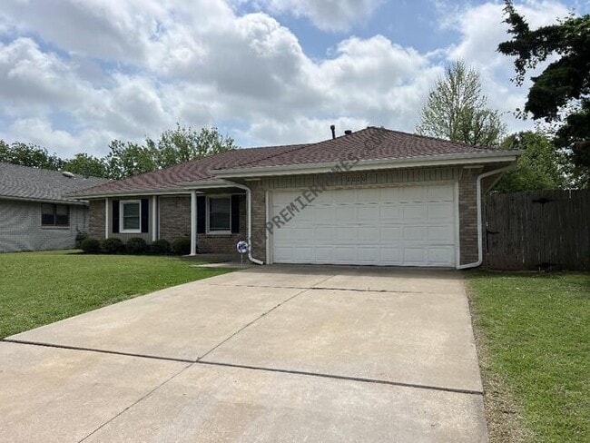 Photo - 2000 Lanesboro Dr