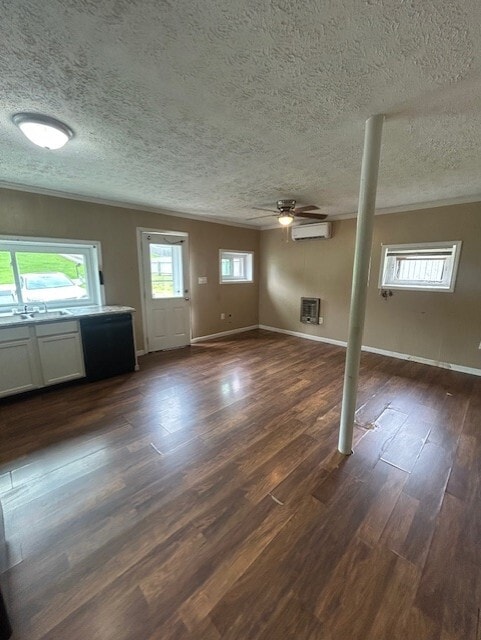 Photo - 826 Danbury St