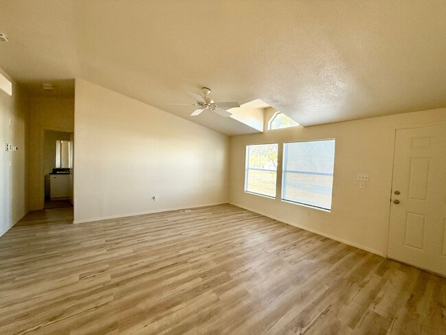 Photo - 3 Bed / 2 Bath Home with Workshop on 0.42 ...