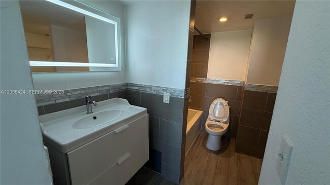 Photo - 3660 NE 166th St Unit 607