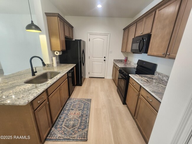 Photo - 208 Stockbridge Ln