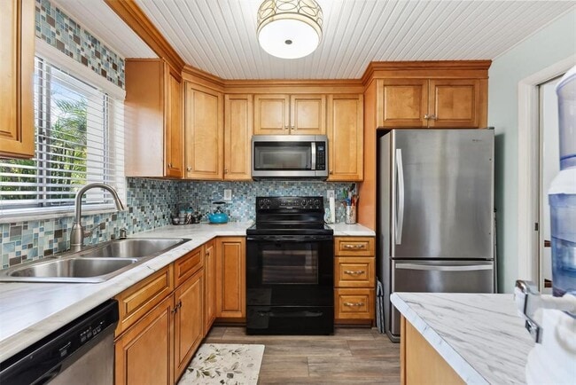 Building Photo - 3300 Atlanta St Unit 15B Rental