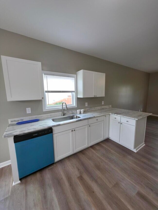 Photo - 156 Charlotte Cir