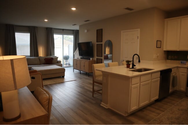 Photo - 7887 Merchants Way