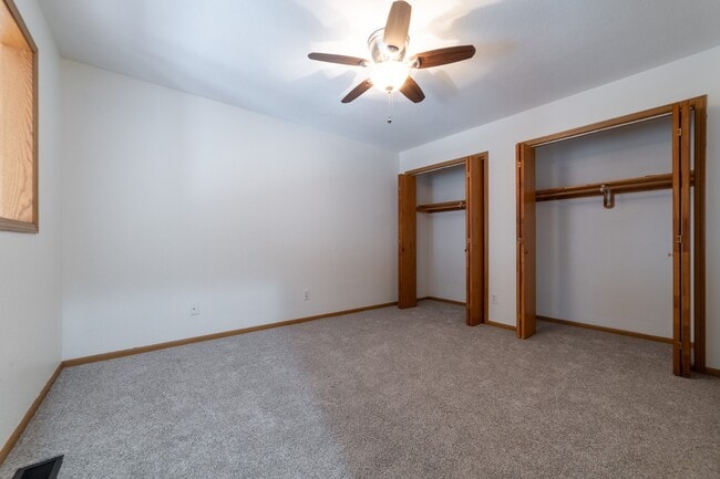 Photo - 107 N 1st St