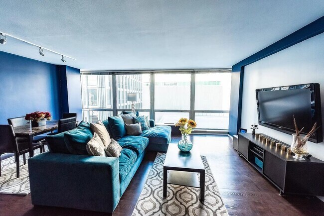 Photo - 330 W Diversey Pkwy Unit 404