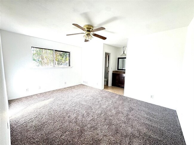 Photo - 705 Garden Villa Cir
